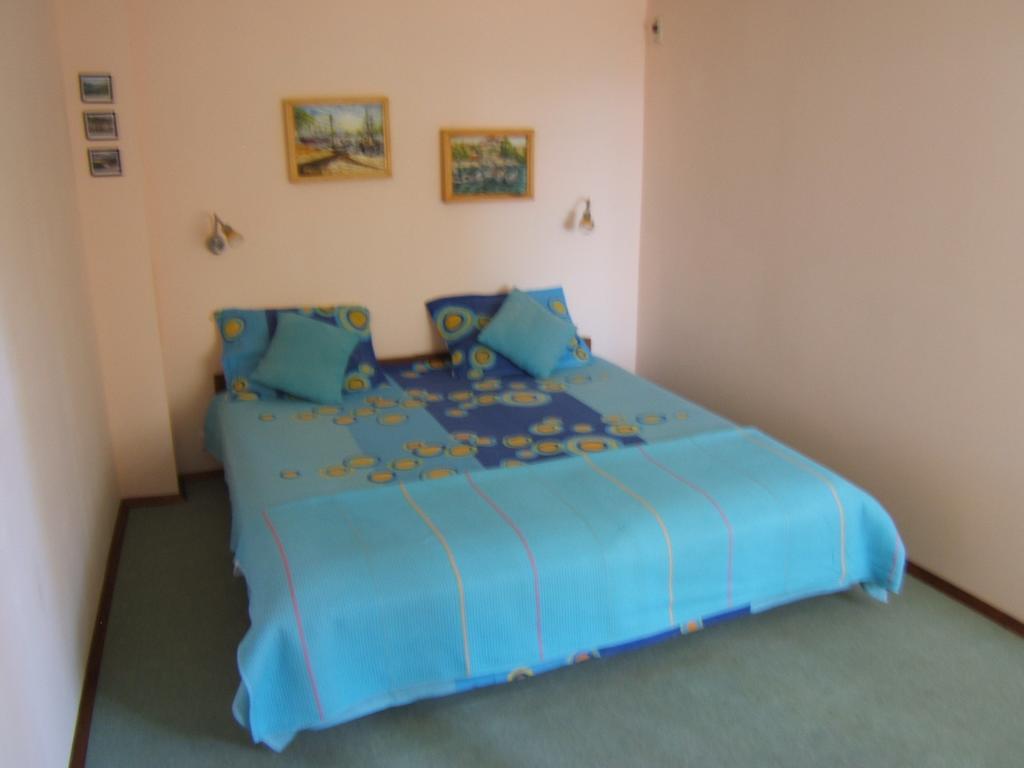 Regina'S Guesthouse Balchik Chambre photo