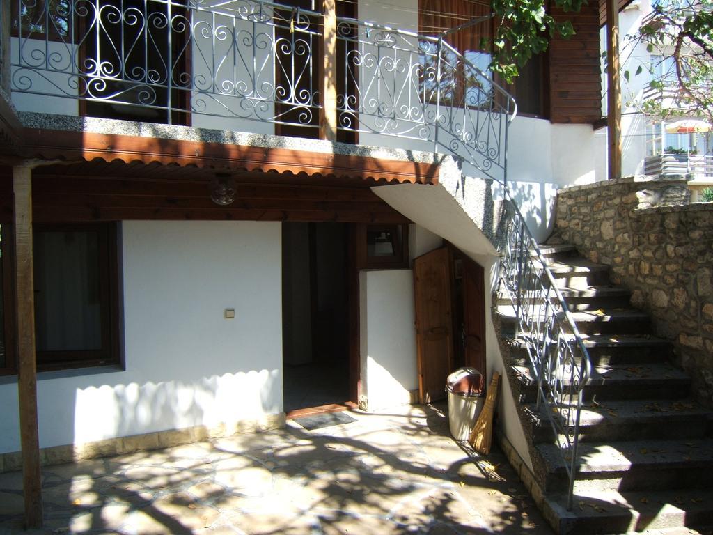 Regina'S Guesthouse Balchik Extérieur photo